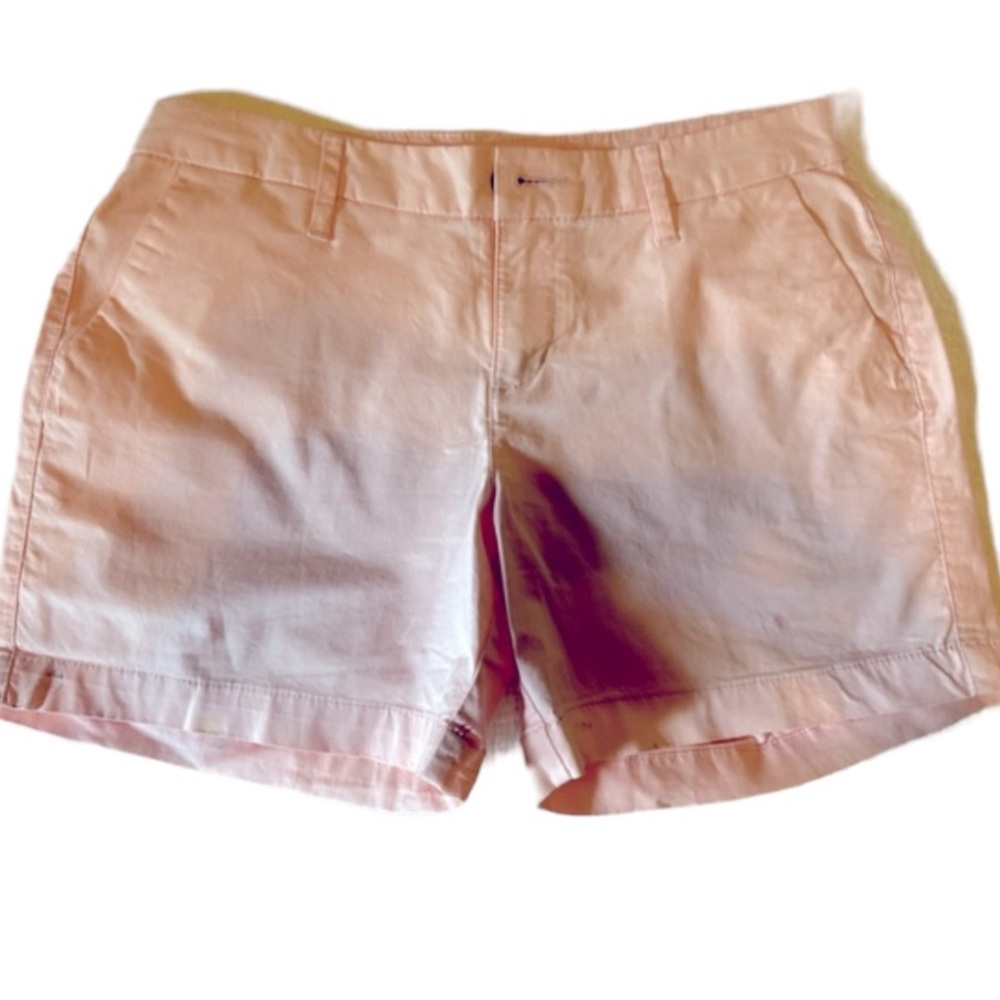 Old Navy pale pink women’s shorts. Size 2. Inseam 5”.